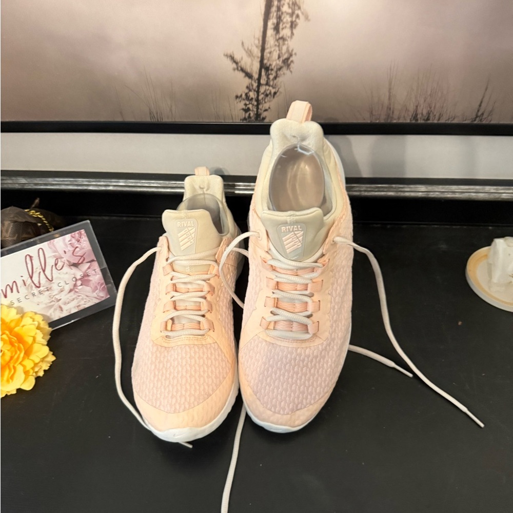 Nike Women’s Peach Lace-Up Running Sneakers
